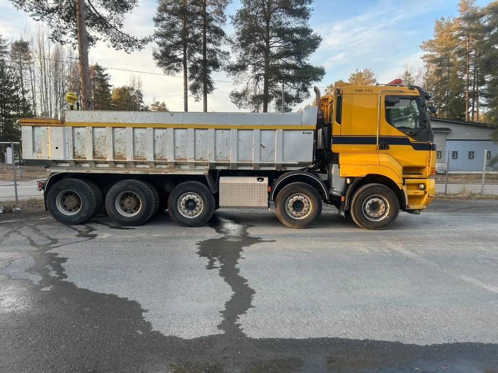 Sisu E12 Sora- ja kippiautot