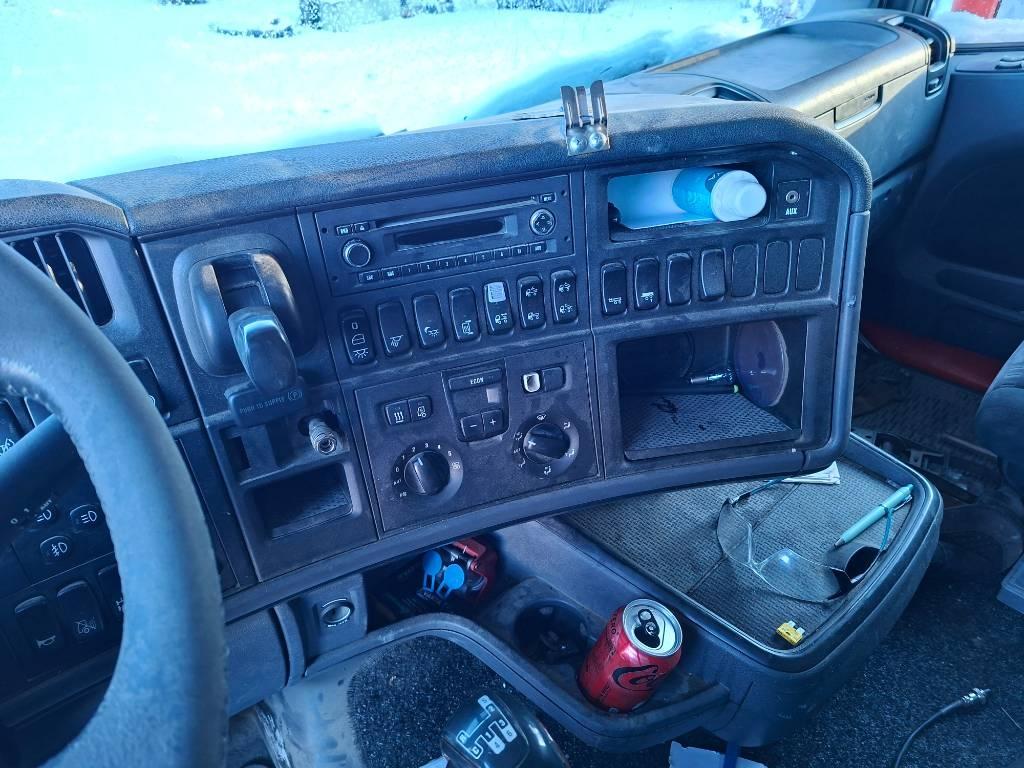 Scania R620 6x4 Vetopöytäautot