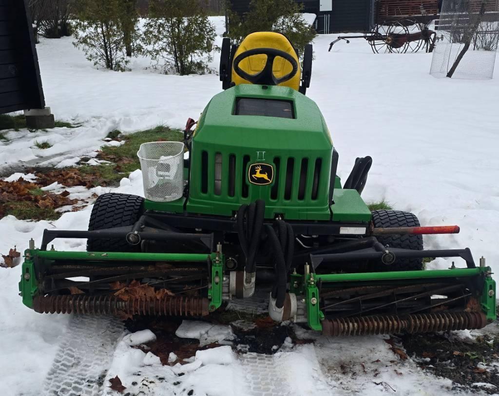 John Deere 2653 A Päältäajettavat ruohonleikkurit