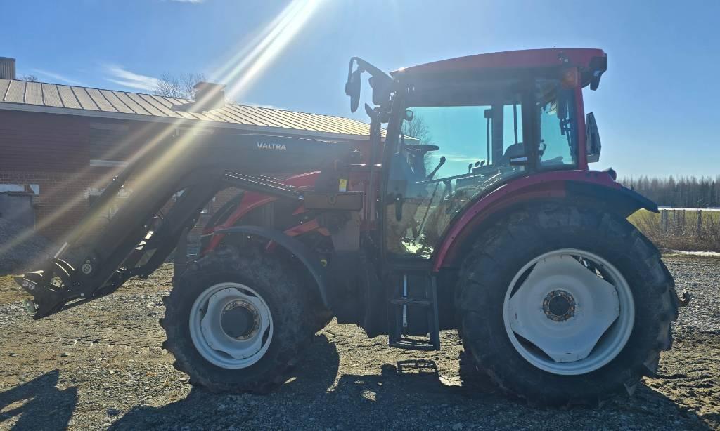 Valtra A 104 Traktorit
