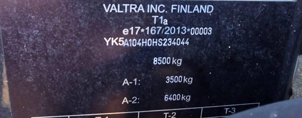 Valtra A 104 Traktorit