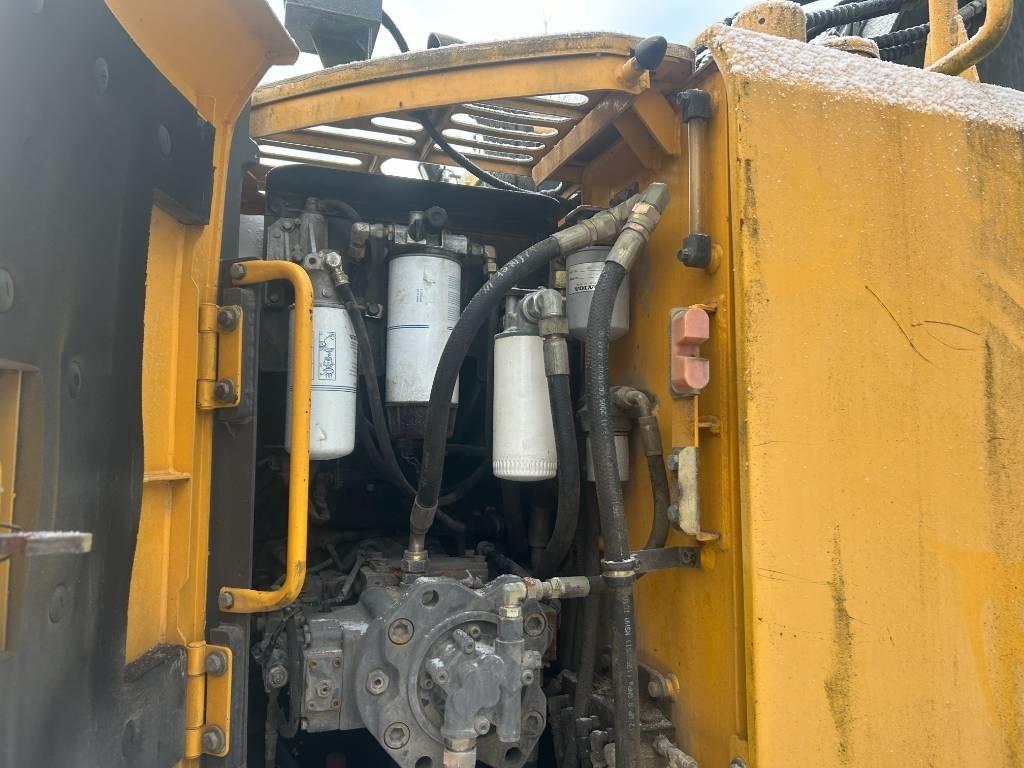 Volvo ECR 235 C L +3D Novatron NEW ENGINE Telakaivukoneet