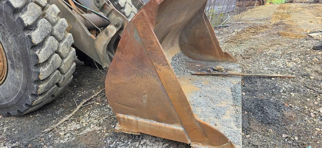 Volvo L 120 Pyöräkuormaajat