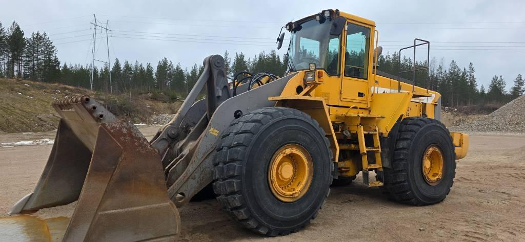 Volvo L 220 D Pyöräkuormaajat