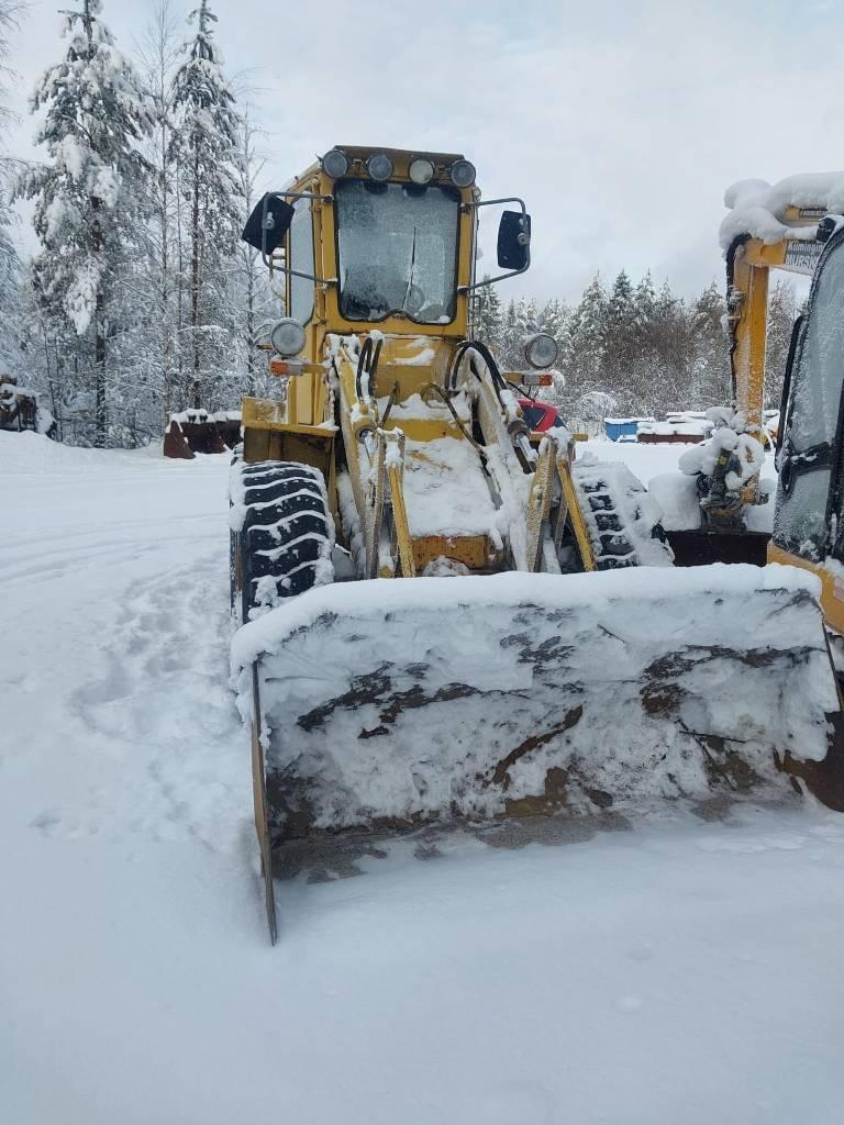 CAT 910 Pyöräkuormaajat