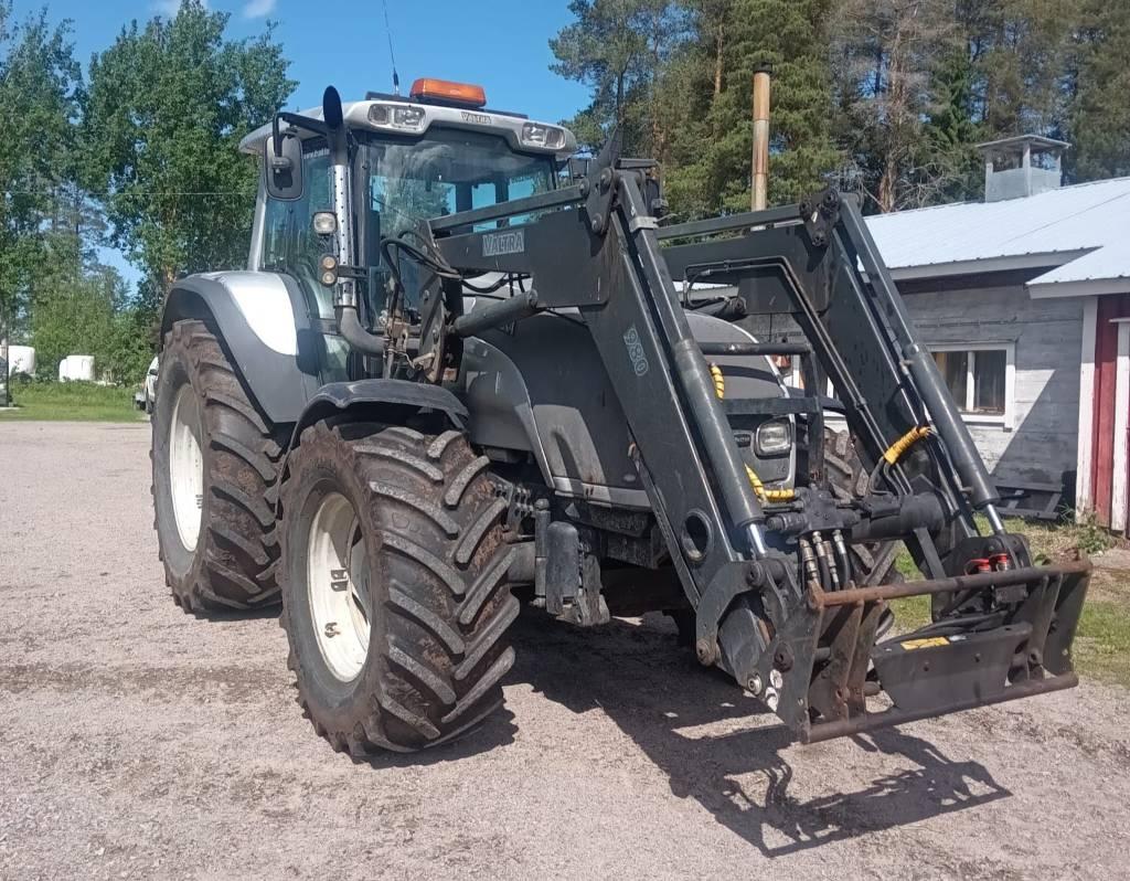 Valtra T190 Traktorit