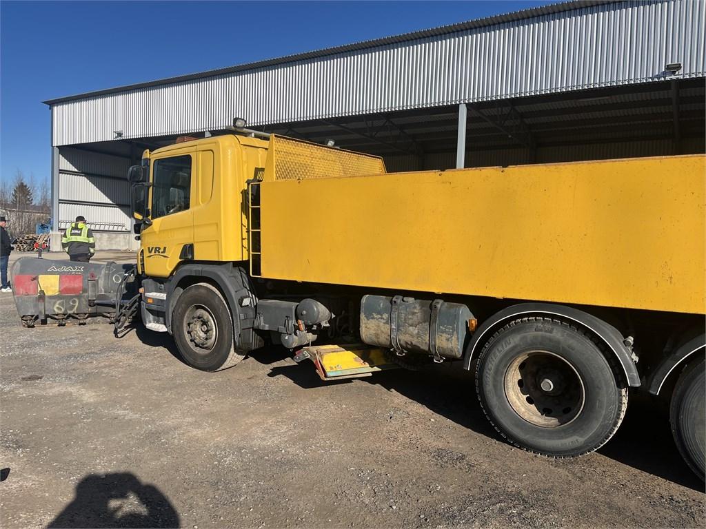 Scania P 380 Tienhoitoauto Sora- ja kippiautot
