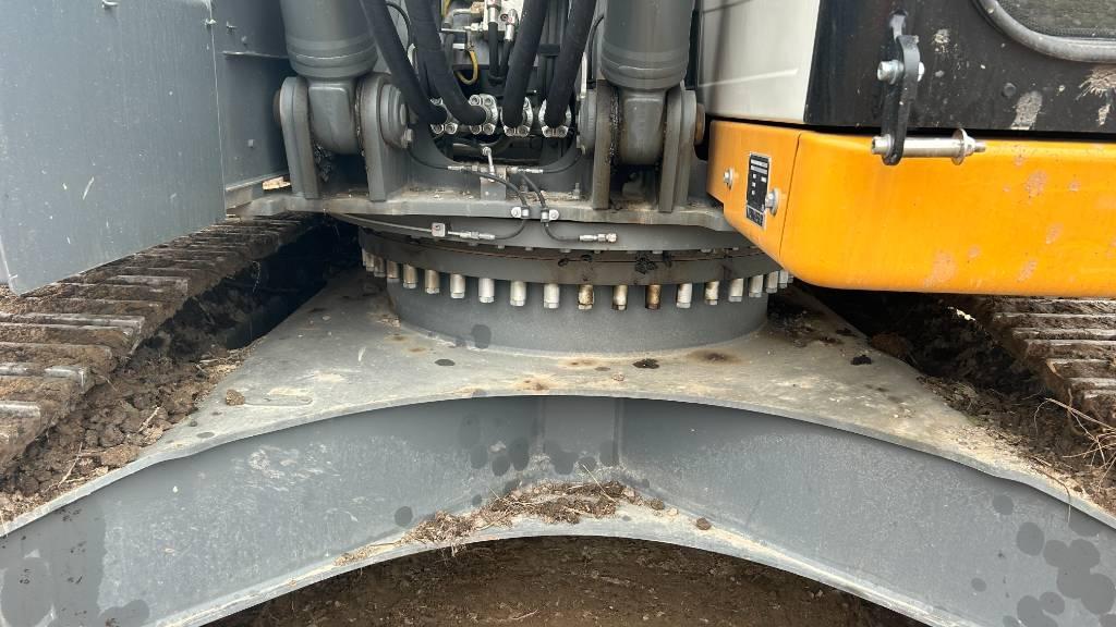 Liebherr R 922 LC Telakaivukoneet