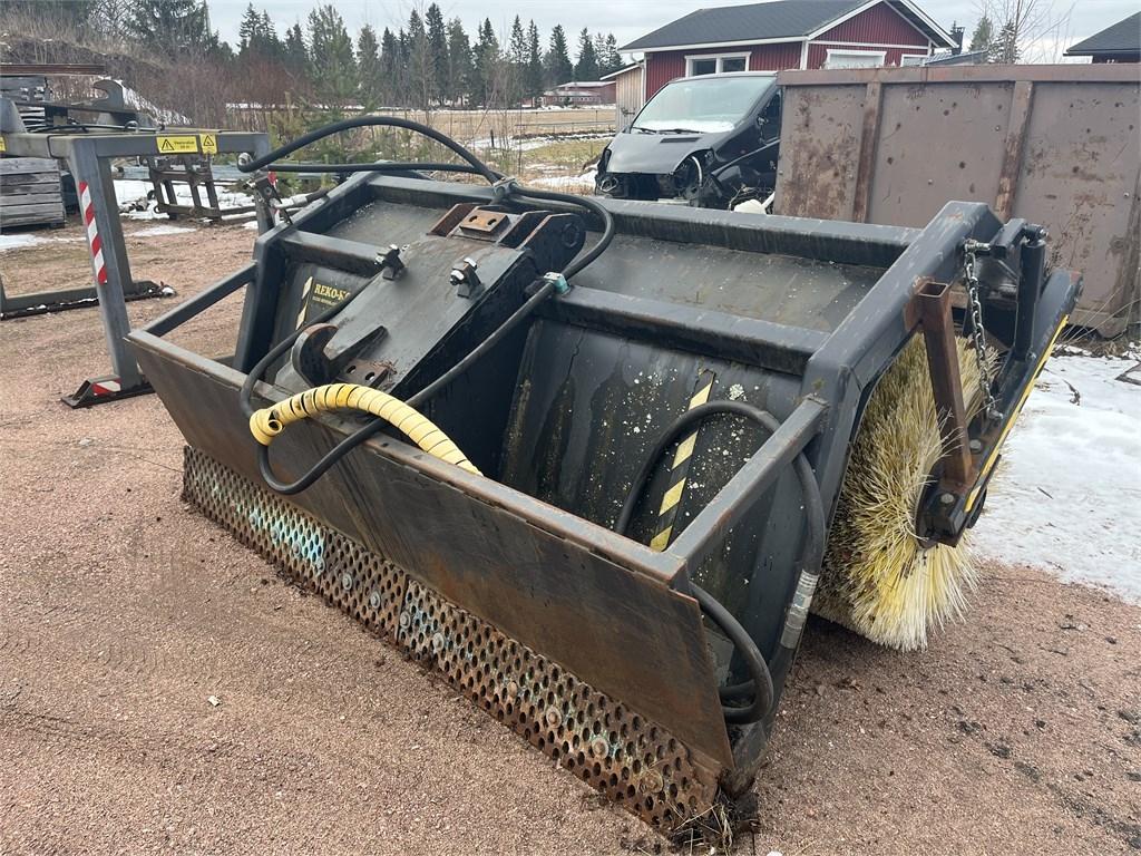 Reko Avoharja Lakaisukoneet